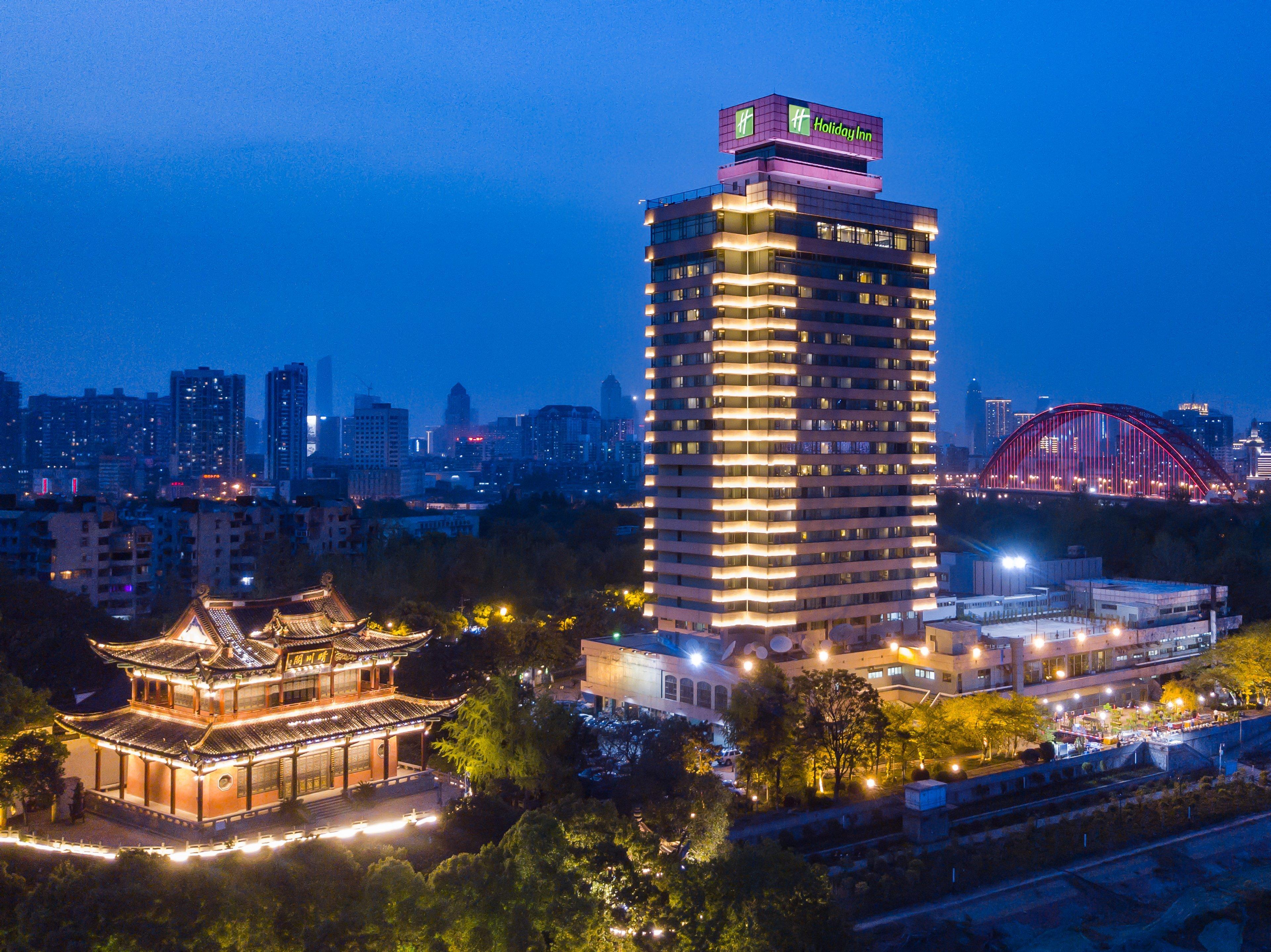 Holiday Inn Wuhan Riverside By Ihg Екстериор снимка