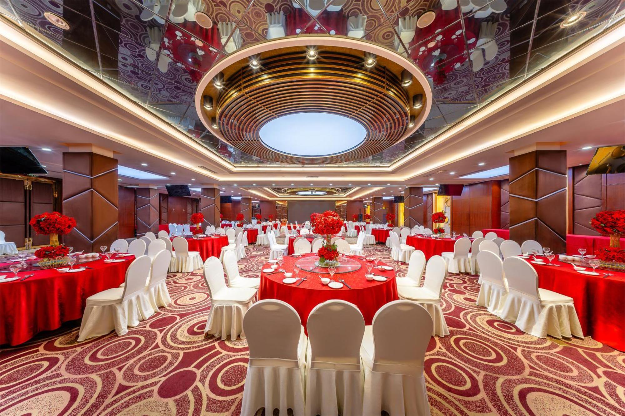 Holiday Inn Wuhan Riverside By Ihg Екстериор снимка