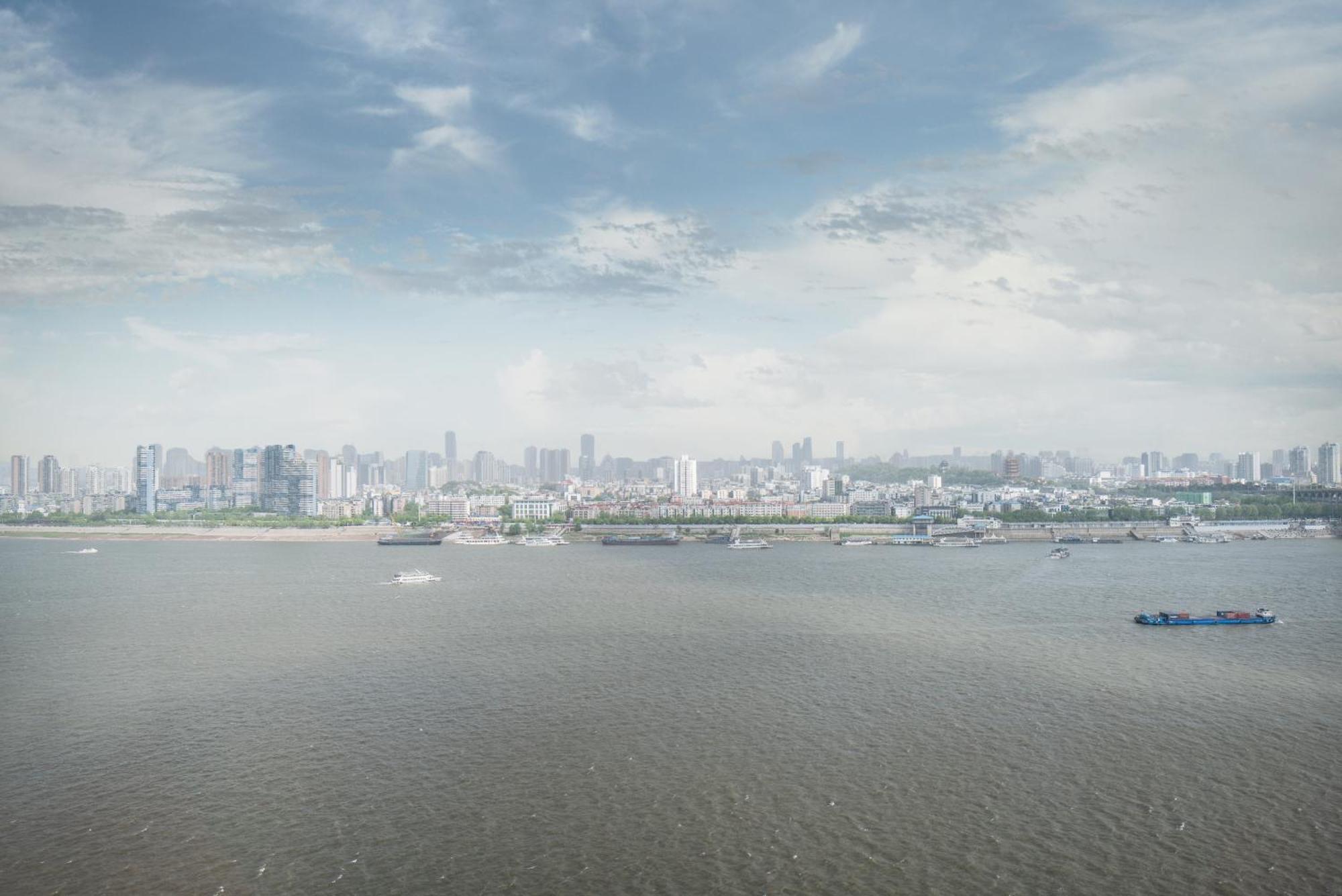 Holiday Inn Wuhan Riverside By Ihg Екстериор снимка