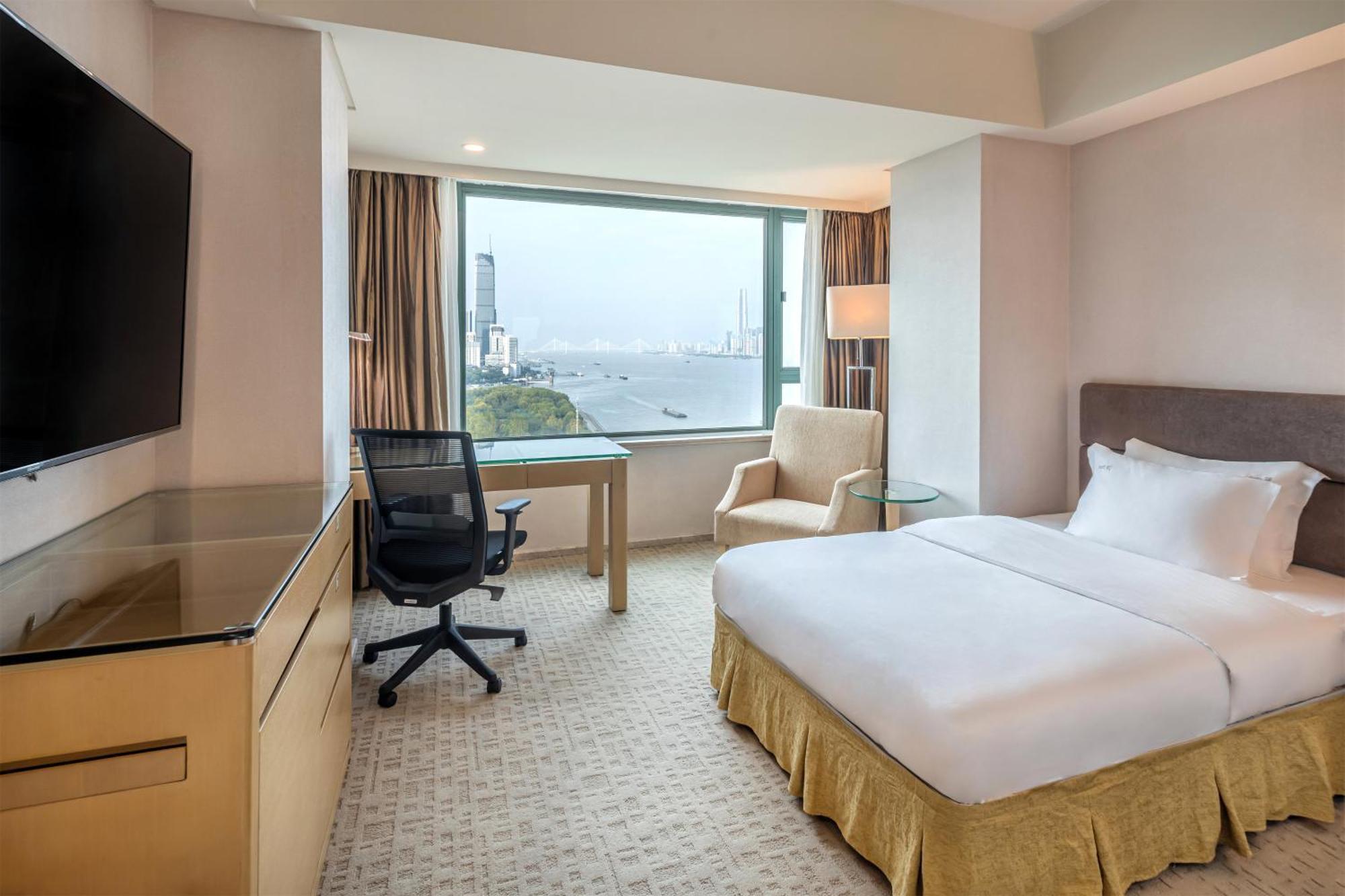 Holiday Inn Wuhan Riverside By Ihg Екстериор снимка